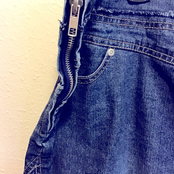 Defuse denim skirt. - Picture 5 of 5